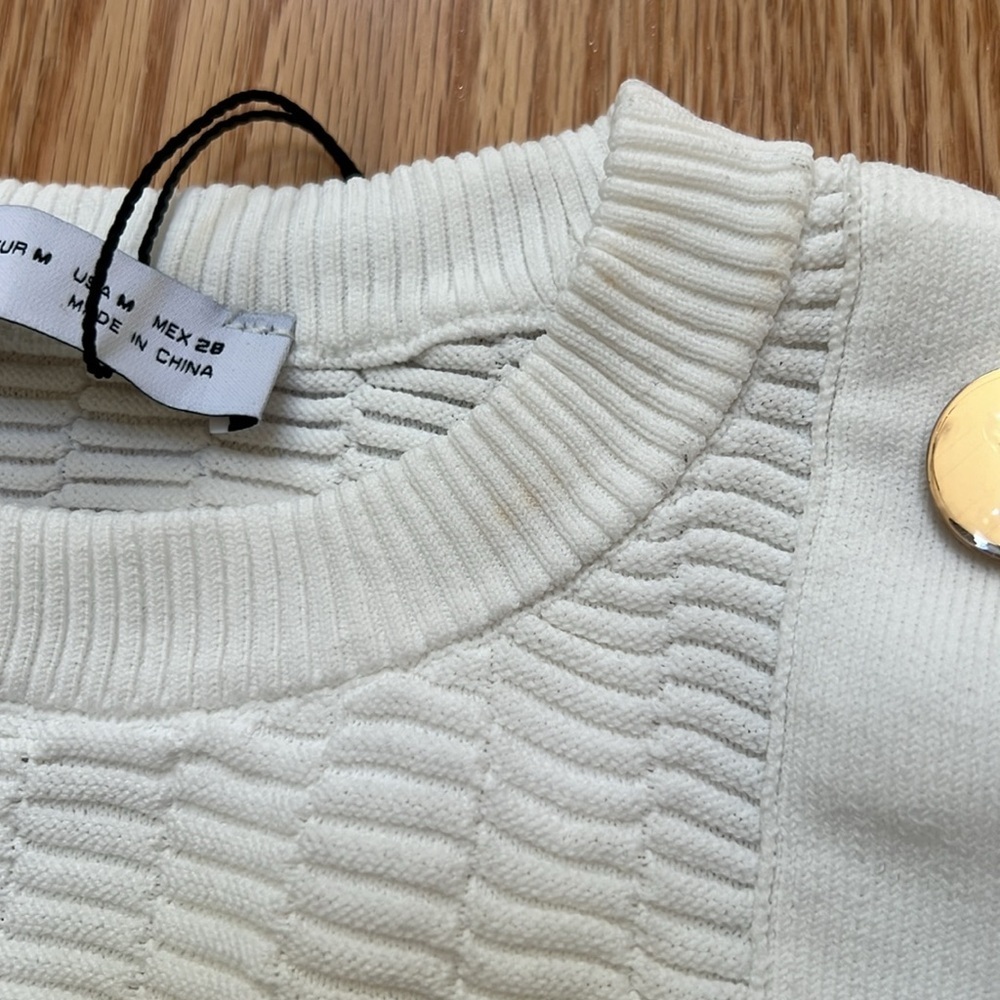 New! Zara medium buttoned knit crop top. - Picture 13 of 13